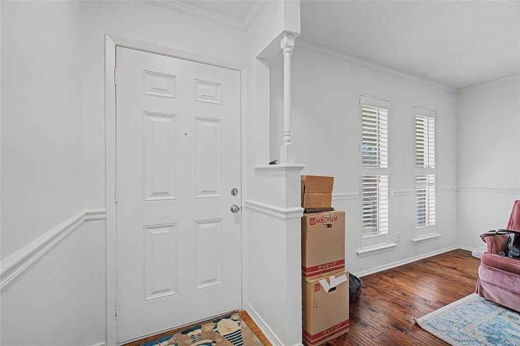 2009 Charleston Dr - Photo 5 of 27