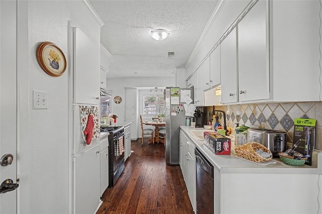 2009 Charleston Dr - Photo 6 of 27