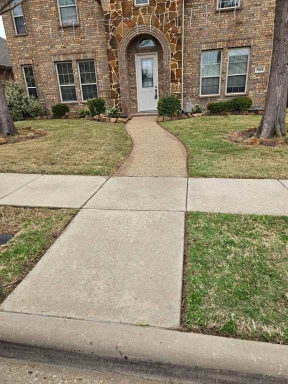 5818 Country View Ln - Photo 2 of 31