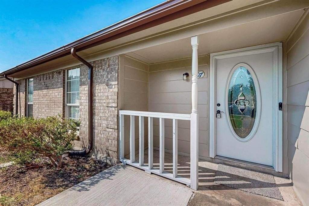 707 Shadybrook Ln - Photo 3 of 15