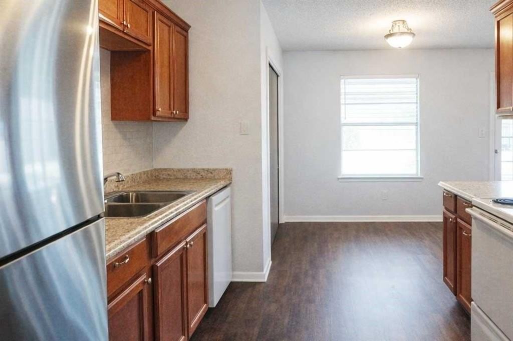 533 Annapolis Dr - Photo 7 of 25