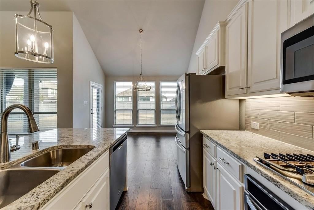 7021 Spring Park Dr - Photo 7 of 23