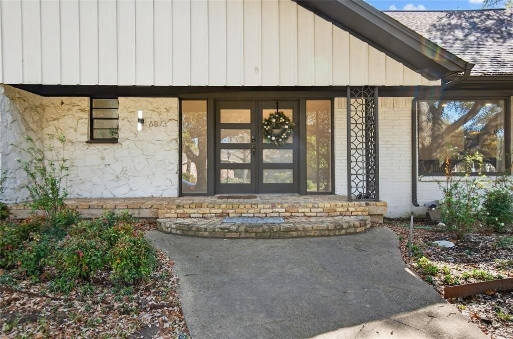 6873 Greenwich Ln - Photo 3 of 33