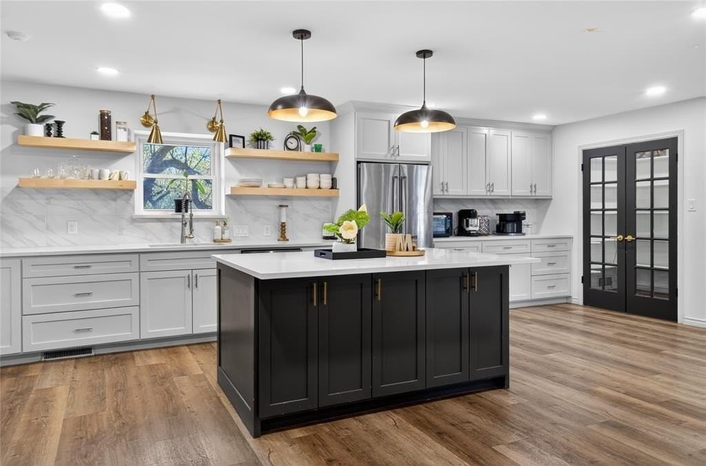 6873 Greenwich Ln - Photo 5 of 33