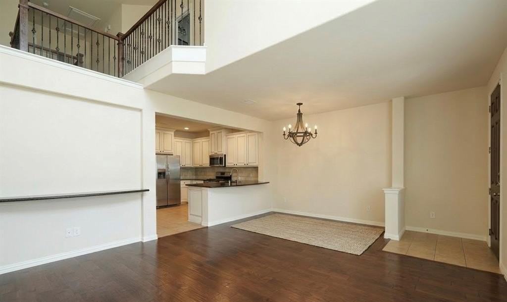 3911 Cascade Sky Dr - Photo 2 of 12