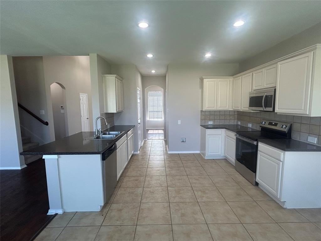 5148 Waterview Ct - Photo 3 of 19