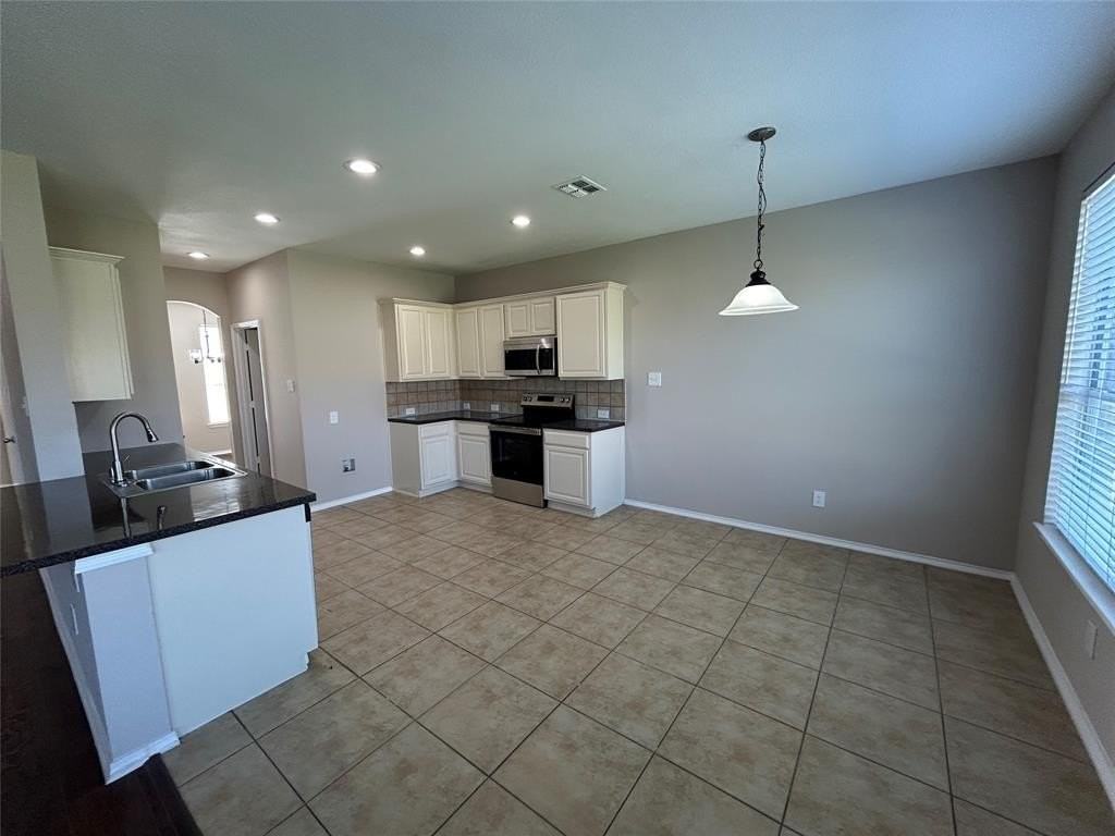 5148 Waterview Ct - Photo 4 of 19