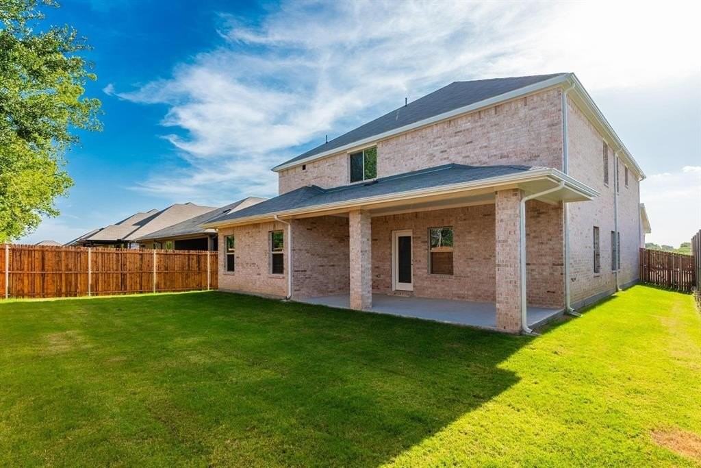 909 Elijah Ln - Photo 2 of 38