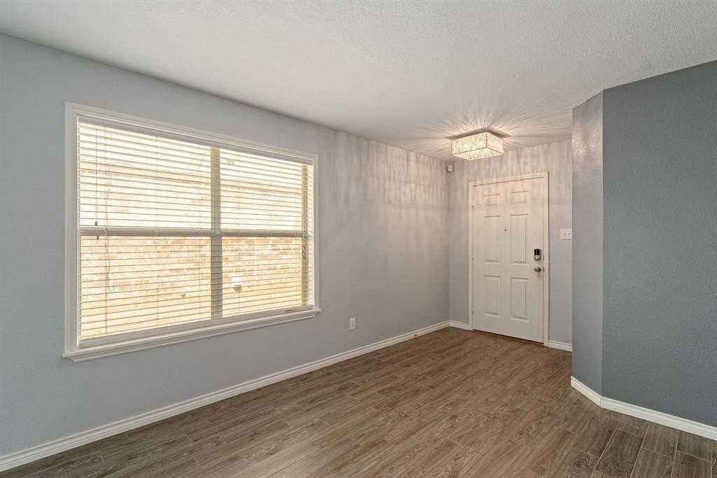 4908 Meadow Trails Dr - Photo 4 of 19