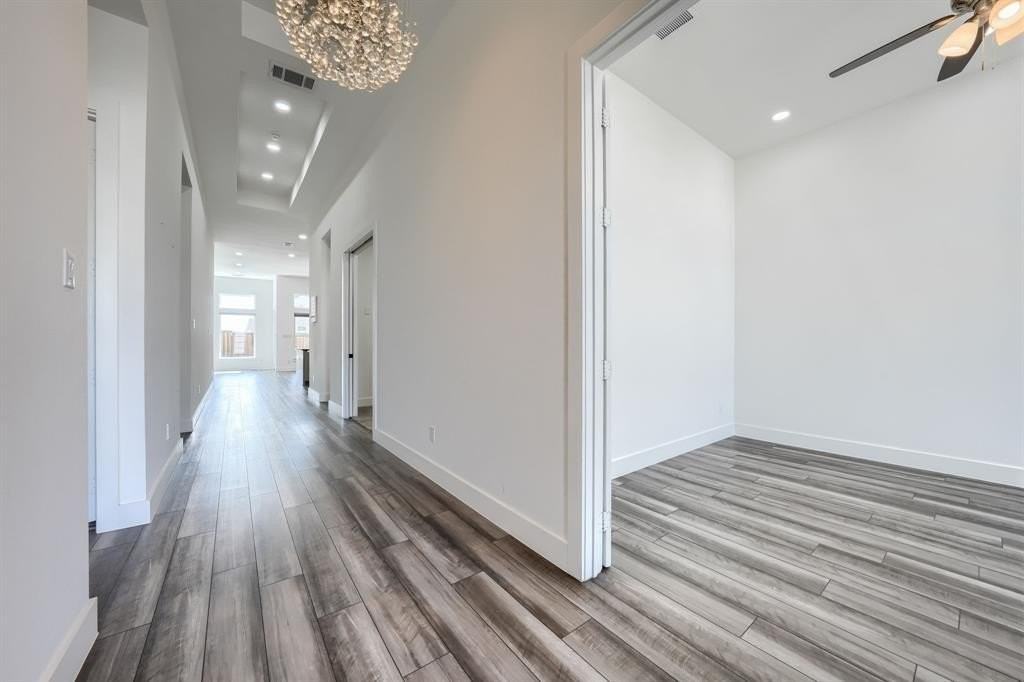 3691 Spruce Hills St - Photo 5 of 37