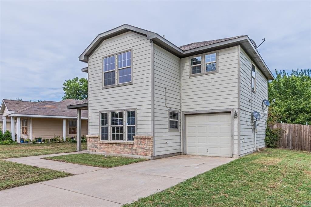 1620 Red Cloud Dr - Photo 2 of 34