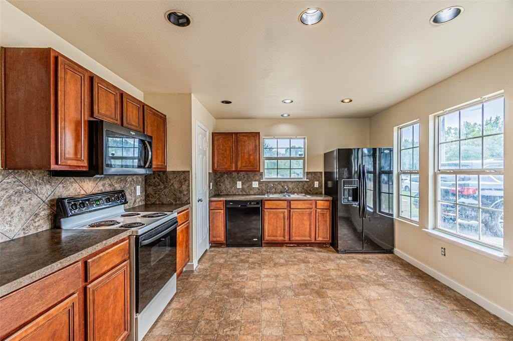 1620 Red Cloud Dr - Photo 6 of 34