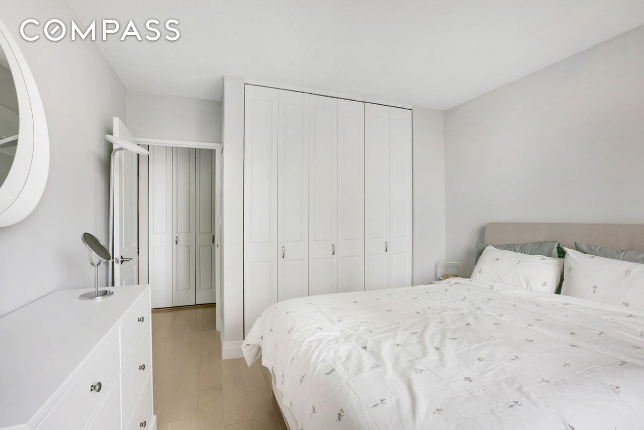 215 E 95th St #12B - Photo 7 of 8