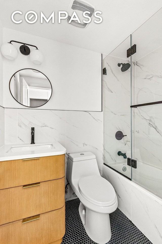 724 Chauncey St #1 - Photo 4 of 5