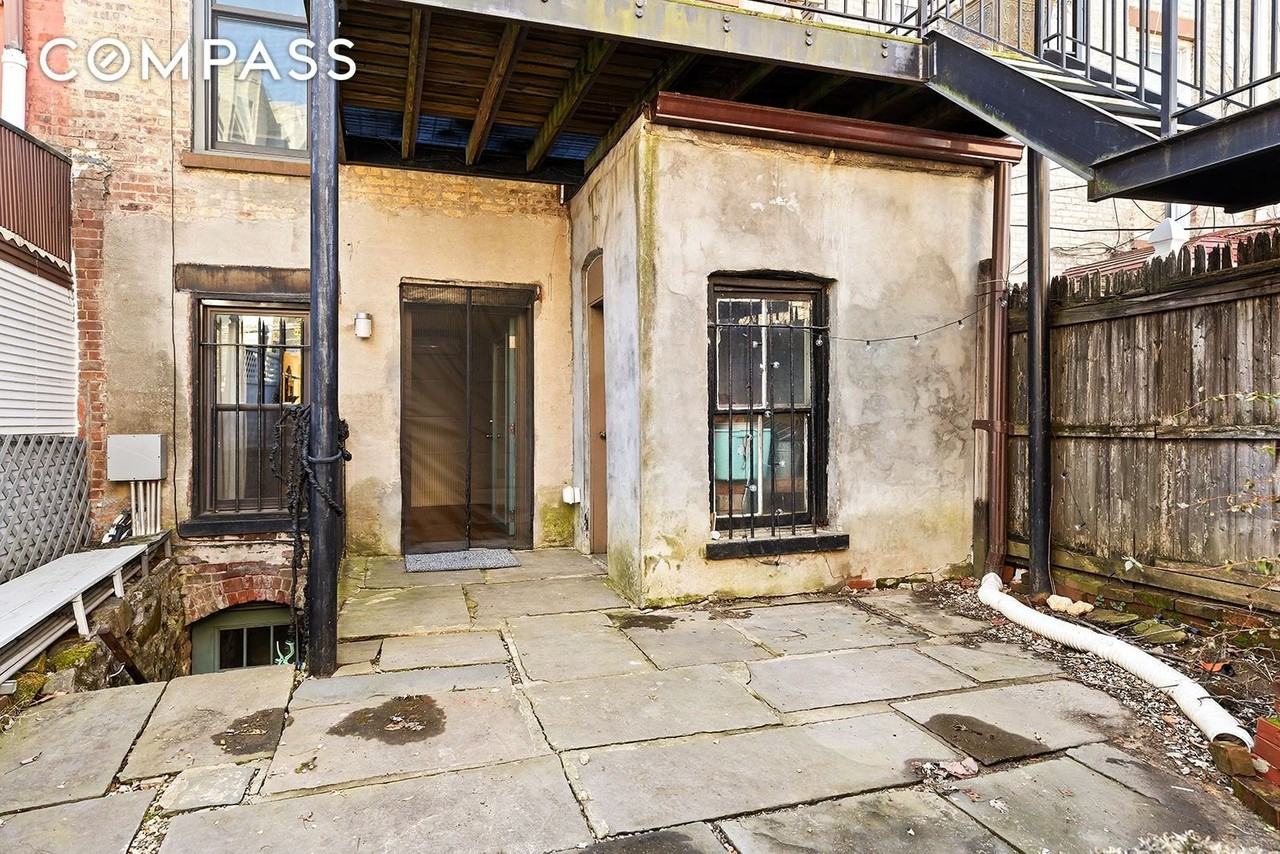 183 Halsey St - Photo 6 of 7