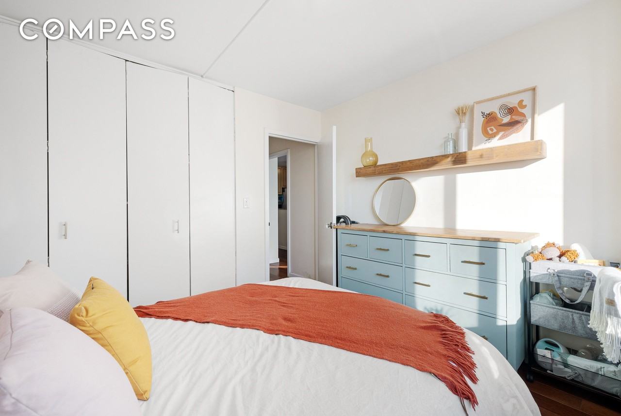 2025 Broadway #9F - Photo 6 of 10