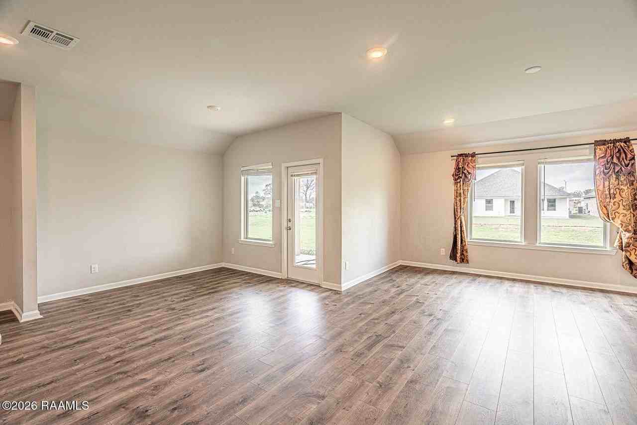 206 Chestnut Oak Dr - Photo 4 of 28