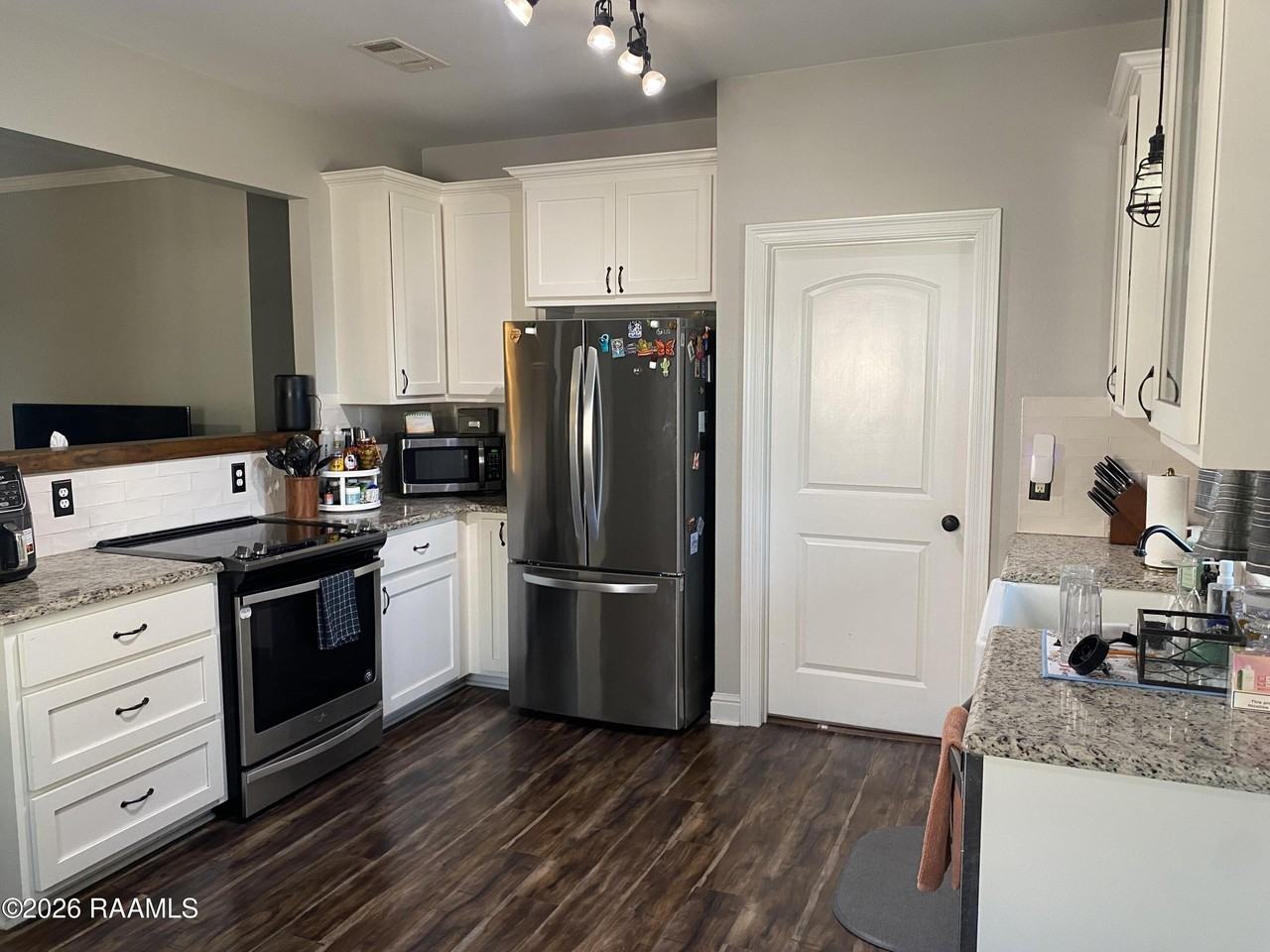 1005 Don Ave - Photo 5 of 19