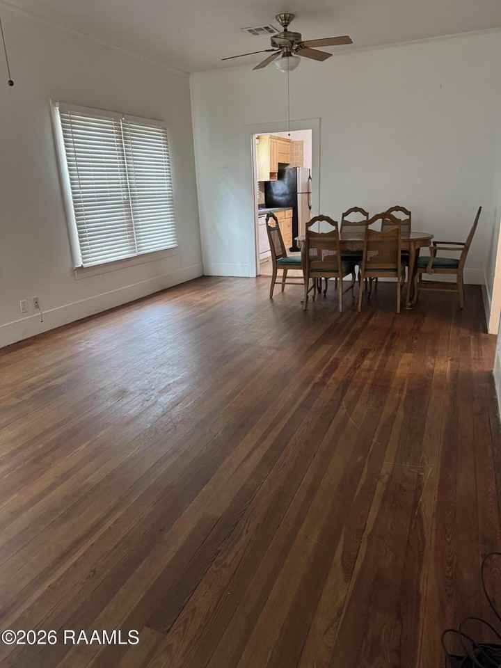 807 E University Ave - Photo 6 of 15