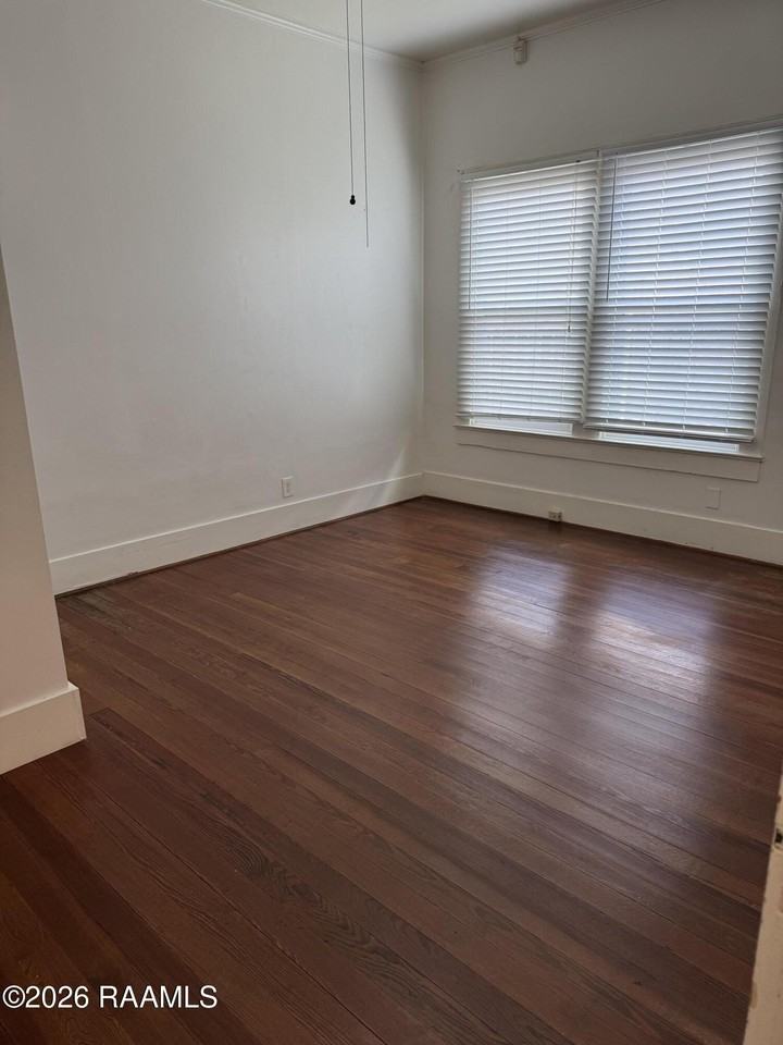 807 E University Ave - Photo 7 of 15