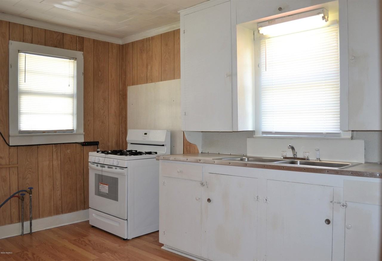 1710 S Iberia St - Photo 6 of 10