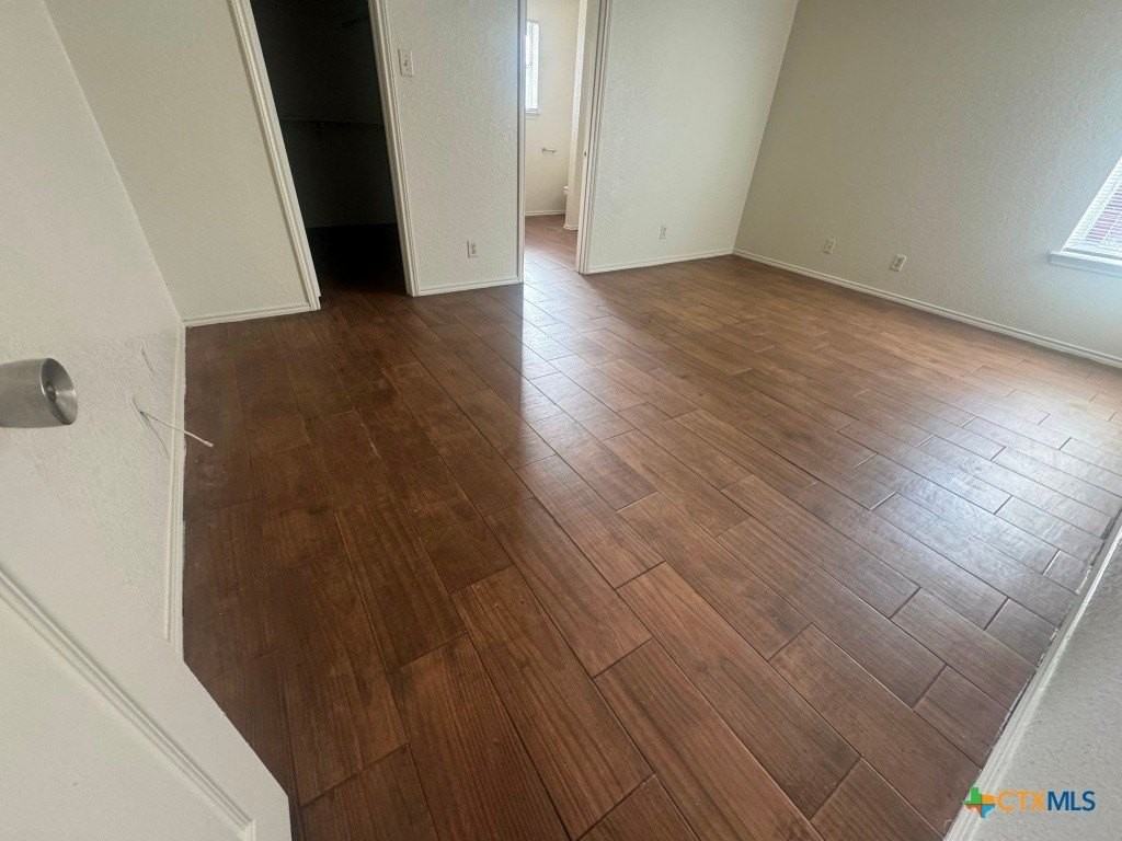 3804 Captain Dr - Photo 5 of 26