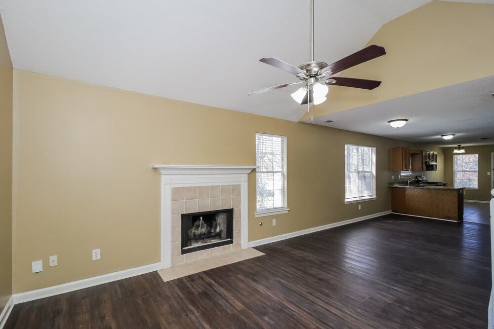 1531 Wembley Dr - Photo 5 of 20