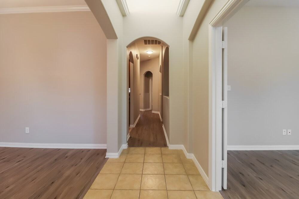 1625 Salado Trl - Photo 3 of 16