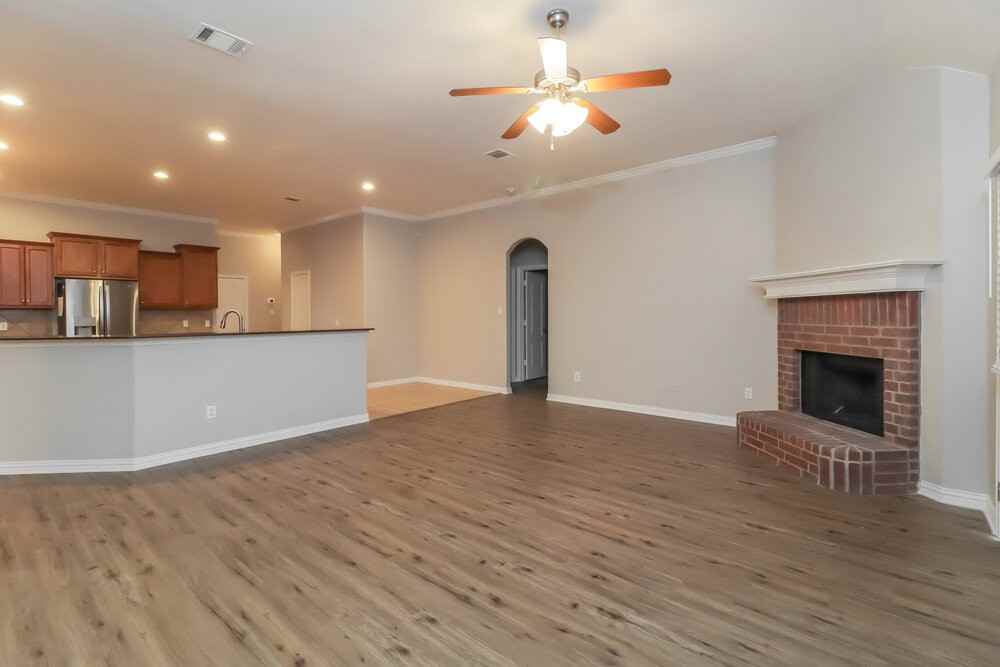 1625 Salado Trl - Photo 4 of 16