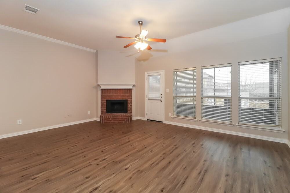 1625 Salado Trl - Photo 5 of 16