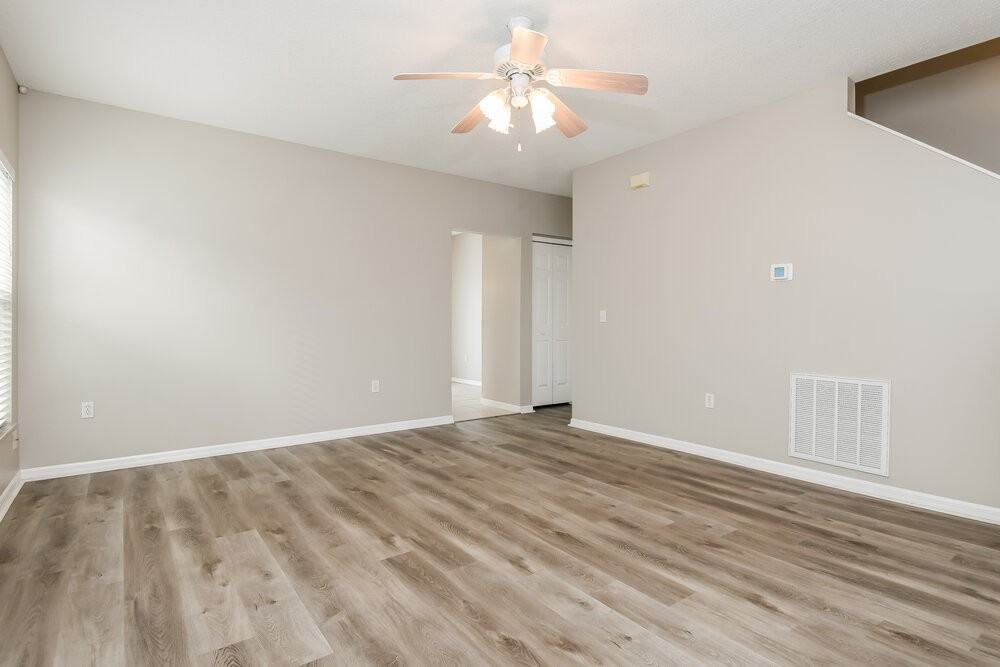 354 Daniels Pointe Dr - Photo 7 of 17