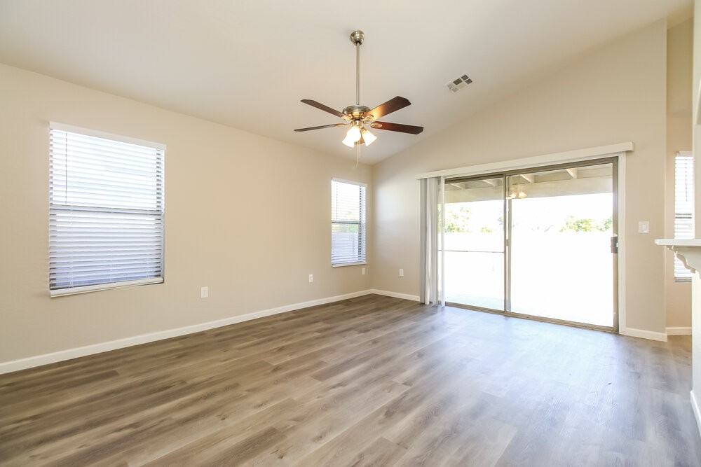 341 N Fresno St - Photo 3 of 16