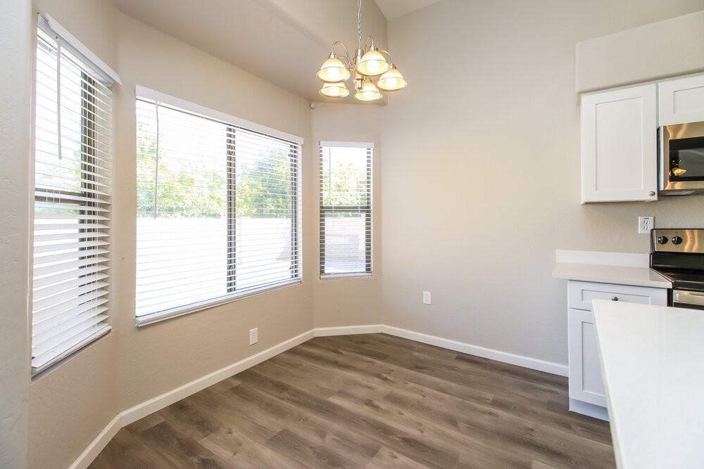 341 N Fresno St - Photo 6 of 16