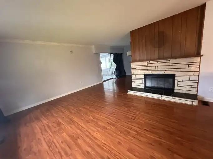 5851 172a St - Photo 3 of 15