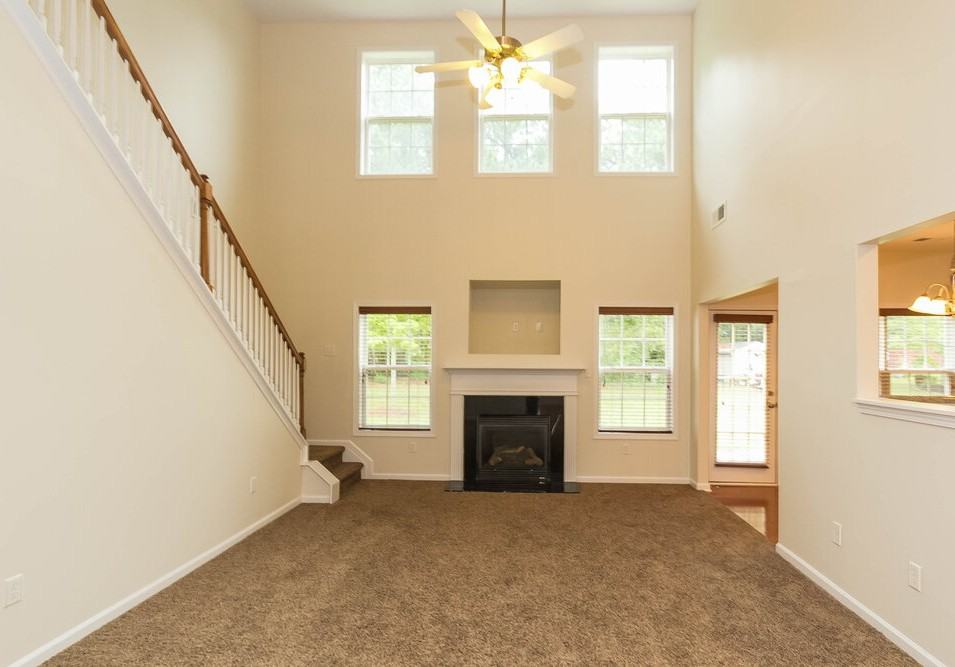 250 Lantana Dr - Photo 2 of 15