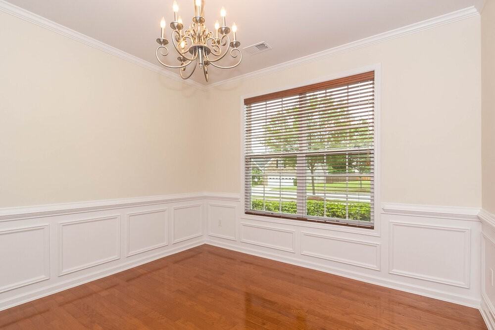 250 Lantana Dr - Photo 5 of 15