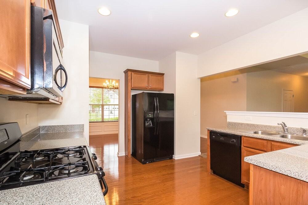 250 Lantana Dr - Photo 6 of 15