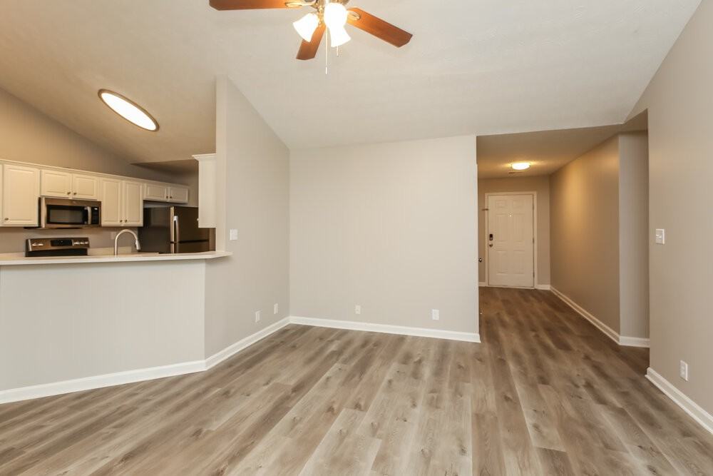 173 Williamsburg Way - Photo 7 of 17