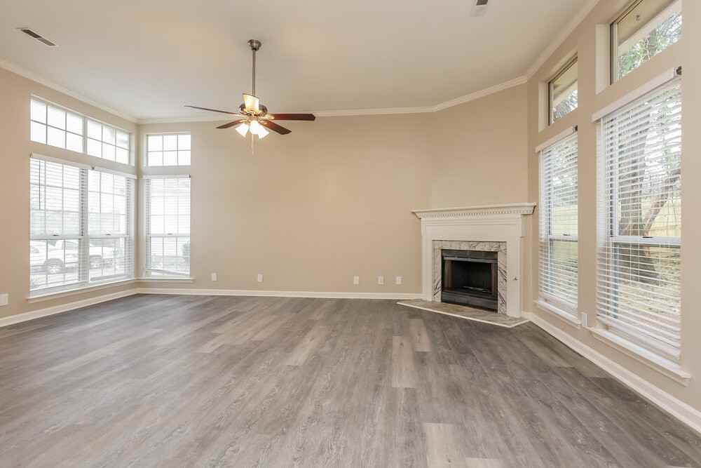 107 Northlake Dr - Photo 4 of 17