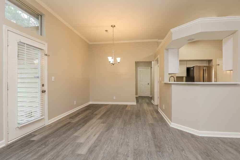 107 Northlake Dr - Photo 5 of 17