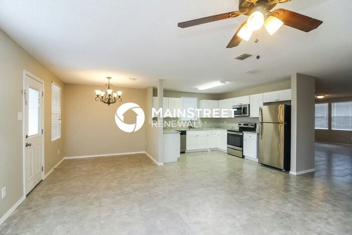 1209 Candler Dr - Photo 3 of 15