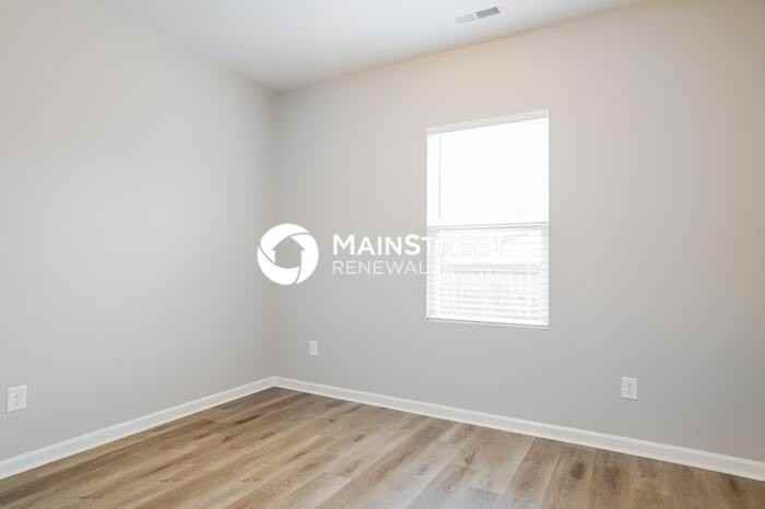 212 Quincy Meadow Ave - Photo 5 of 17