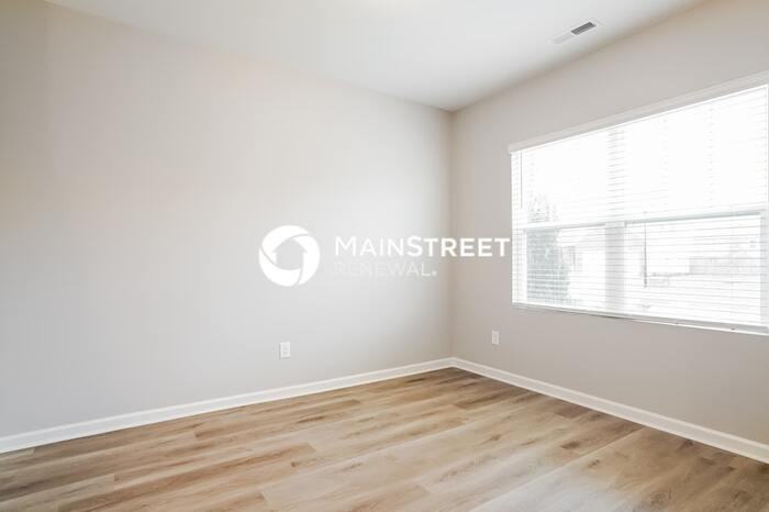 212 Quincy Meadow Ave - Photo 6 of 17