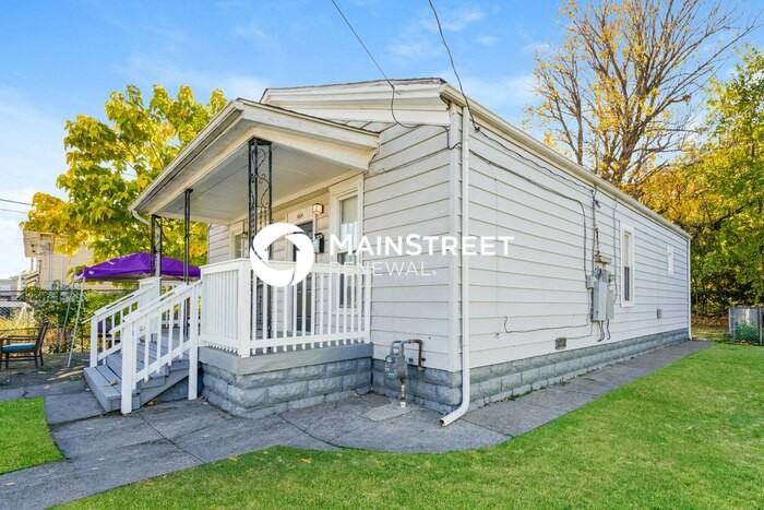 664 S 27th St - Photo 2 of 16