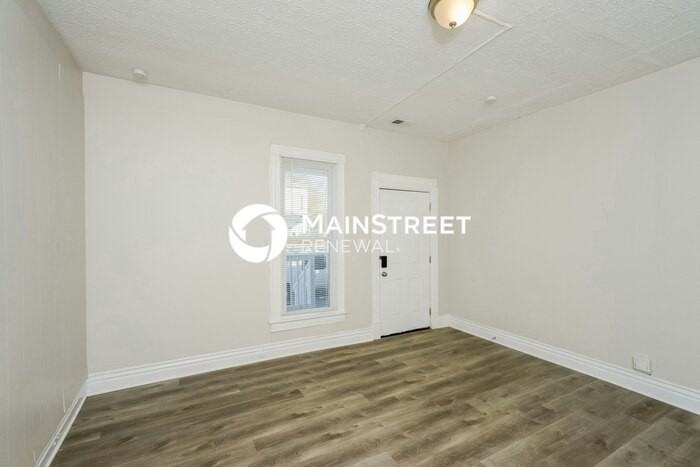 664 S 27th St - Photo 5 of 16