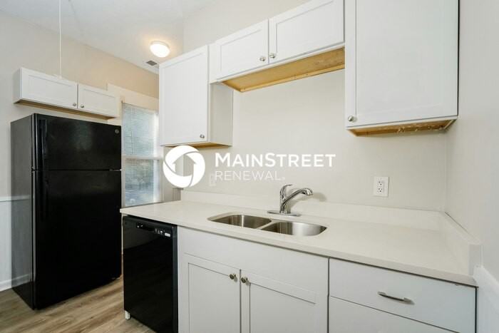 664 S 27th St - Photo 6 of 16