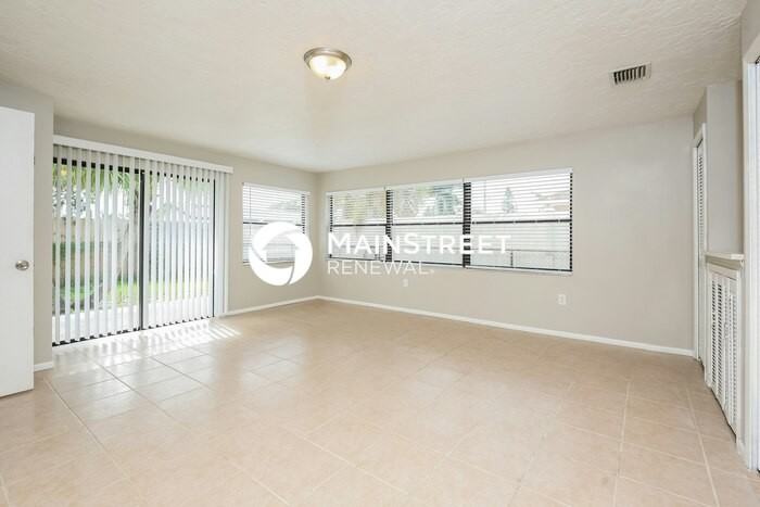 1320 Arlington Cir - Photo 7 of 15