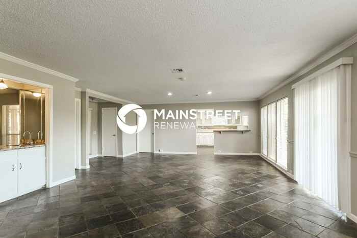 20502 Spoonwood Dr - Photo 5 of 16