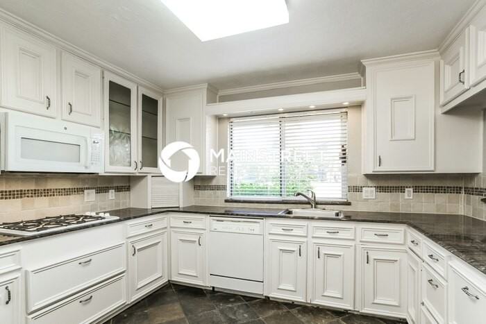 20502 Spoonwood Dr - Photo 6 of 16