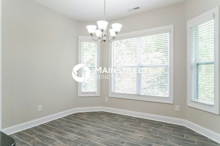 110 Canterbury Dr - Photo 6 of 17